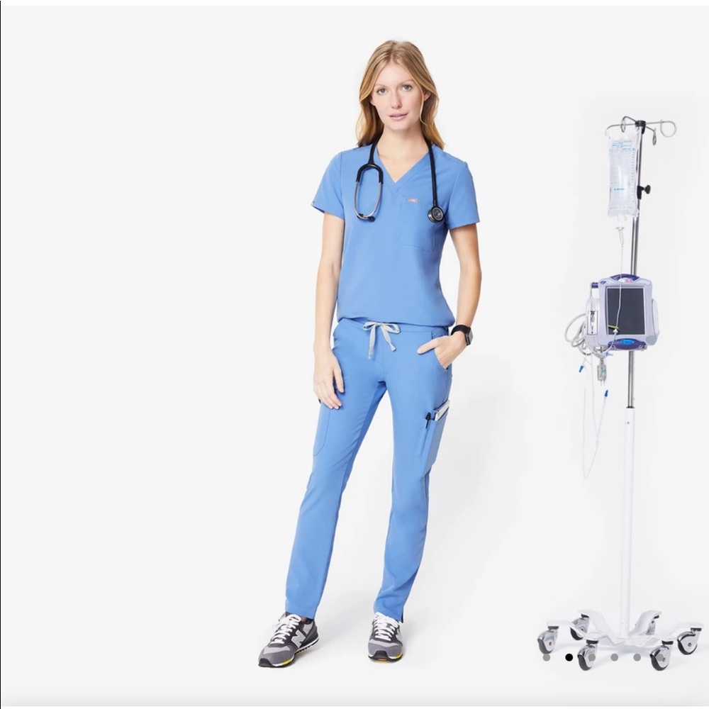 FIGS Ceil Blue Scrub Set